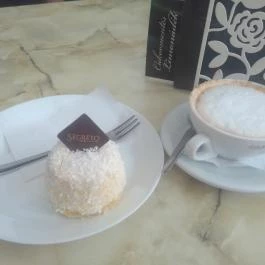 Léda Cukrászda & Kávéház Balatonszárszó - Étel/ital