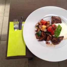 Port A/B Balatonmáriafürdő - Étel/ital