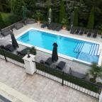 Calimbra Konferencia & Wellness Hotel Miskolctapolca - Medence/kert