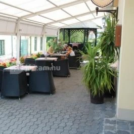 Óvárosi Kávéház & Étterem, Mosonmagyaróvár - Külső kép