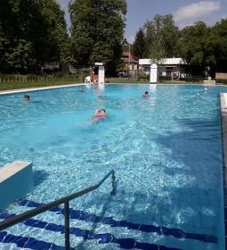 Termálfürdő Leányfalu