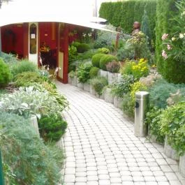 Öreg Sam Sörkert & Étterem, Szombathely - Külső kép