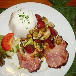 Öreg Sam Sörkert & Étterem, Szombathely - Étel/ital