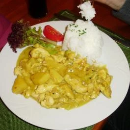 Öreg Sam Sörkert & Étterem, Szombathely - Étel/ital