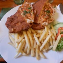 Öreg Sam Sörkert & Étterem, Szombathely - Étel/ital