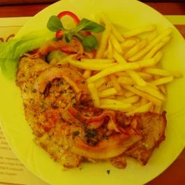 Öreg Sam Sörkert & Étterem, Szombathely - Étel/ital