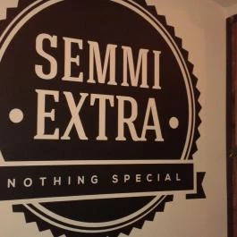 Semmi Extra & Egy Kis Kert, Budapest - Belső