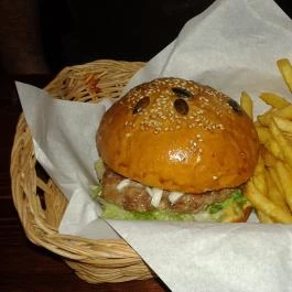 Semmi Extra & Egy Kis Kert, Budapest - Étel/ital