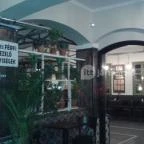 Semmi Extra & Egy Kis Kert Budapest - Belső