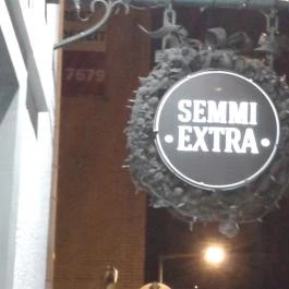 Semmi Extra & Egy Kis Kert Budapest - Belső