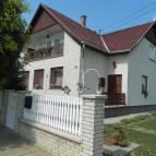 Vargalak Abádszalók - Külső kép