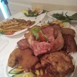 Kemencés Udvarház Füzesgyarmat - Vendéglátás