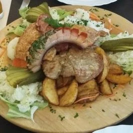 Festetich Kastélyszálló Ezüsthárs étterem Szeleste - Étel/ital