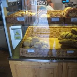 Kalácsos Pékség Hollókő - Étel/ital