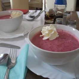  Kastélydomb Kávézó és Étterem Várpalota - Étel/ital