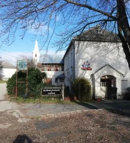 Kávéház a Vörös Lóhoz