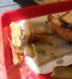 Oszi Bácsi Keszegsütödéje