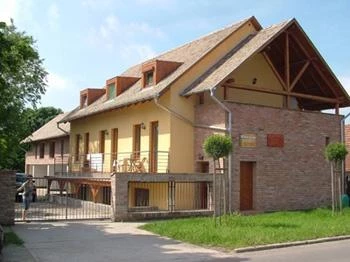 Mirandola Apartman Gyula