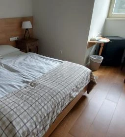 Újhuta Kastélyszálló