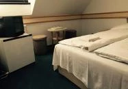 Charlie Étterem és Panzió Sé