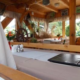 Ételbárka, Visegrád - Belső