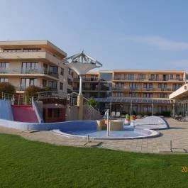 Flamingó Wellness & Konferencia Hotel Balatonfüred - Medence/kert