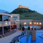 Hotel Kapitány Superior Wellness Sümeg - Medence/kert