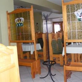 Pollushof Panzió, Csolnok - Vendéglátás