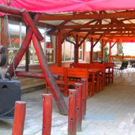 Aqua Hotel Gyula - Medence/kert