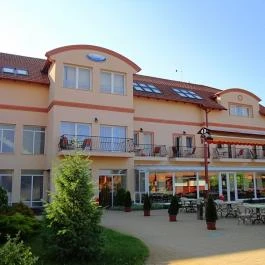 Aqua-Spa Konferencia és Wellness Hotel Cserkeszőlő - Külső kép