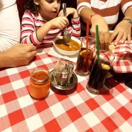 Pozsonyi Kisvendéglő Budapest - Étel/ital