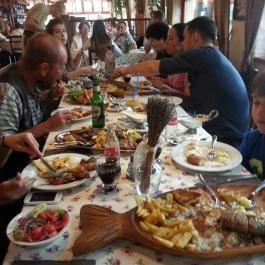 Fekete Gólya Vendéglő Kecskemét - Étel/ital