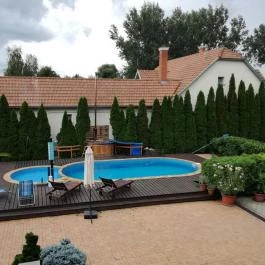 Erdei Wellness Vendégházak, Ópusztaszer - Medence/kert
