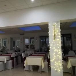 Két Korona Konferencia & Wellness Hotel, Balatonszárszó - Vendéglátás