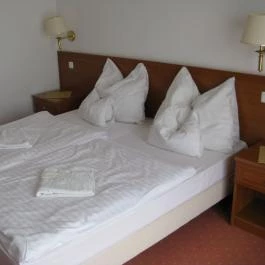 Két Korona Konferencia & Wellness Hotel, Balatonszárszó - Szobák