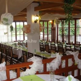 Hotel Pannon Étterem Pannonhalma - Belső