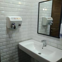 Bellozzo - Oktogon Budapest - Mosdó