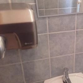 Gabó Cukrászda Pákozd - Mosdó