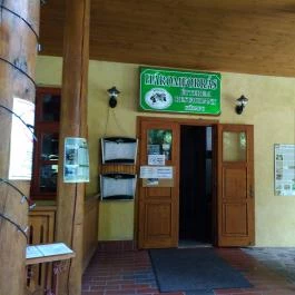 Háromforrás Étterem Kőkapu , Nagyhuta - Külső kép