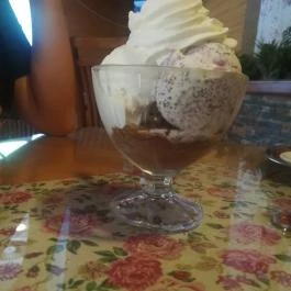 Maroni Cukrászda Pomáz - Étel/ital