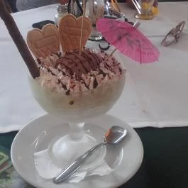 Nádas Étterem, Agárd - Étel/ital