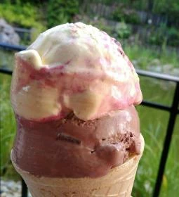 Tácsik Pékség & Fagyizó