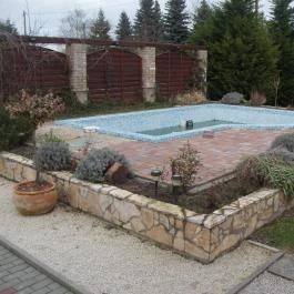 Nefelejcs Wellness Apartman Balatonmáriafürdő - Medence/kert