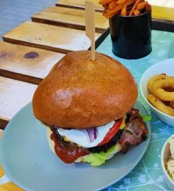 Beáta Kávéház & Fagylaltbár