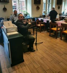 Pörc & Prézli Étterem