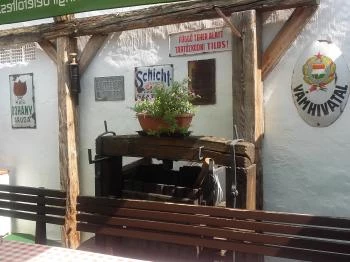 Kiscsülök Bisztró & Grill Esztergom