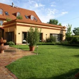 Mesés Shiraz Hotel Egerszalók - Külső kép