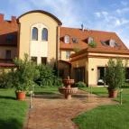 Mesés Shiraz Hotel Egerszalók - Külső kép