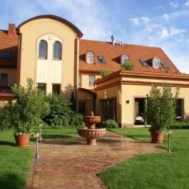 Mesés Shiraz Hotel Egerszalók - Külső kép