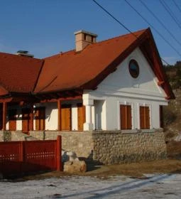 Kövirózsa Apartmanház